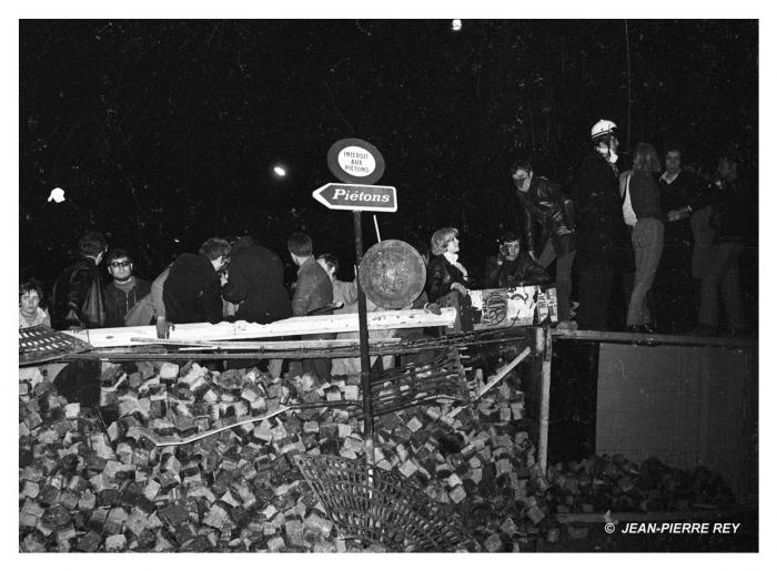 10 mai 1968 - Nuit des barricades - 03.10-mai-1968-Nuit-des-barricades.J-P.-Rey.jpg