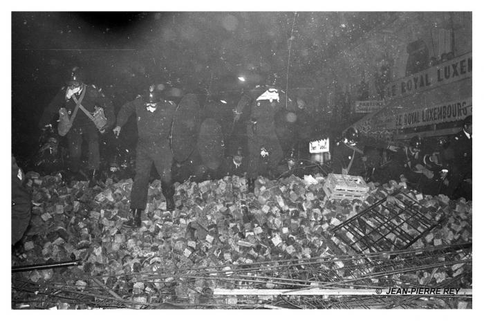 10 mai 1968 - Nuit des barricades - 06.10-mai-1968-Nuit-des-barricades.J-P.-Rey.jpg