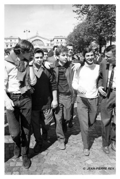 13 mai 1968 - A. Geismar, D. Cohn-Bendit, J. Sauvageot - 18.13-mai-1968-manifestatio-unitaire.J-P.-Rey.jpg