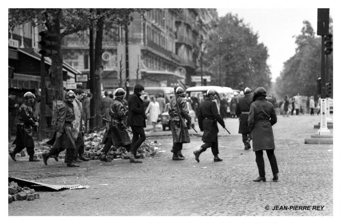 11 mai 1968 - Nuit des barricades. Le lendemain matin - 24.11-mai-1968-Nuit-des-barricades-J-P-Rey.jpg